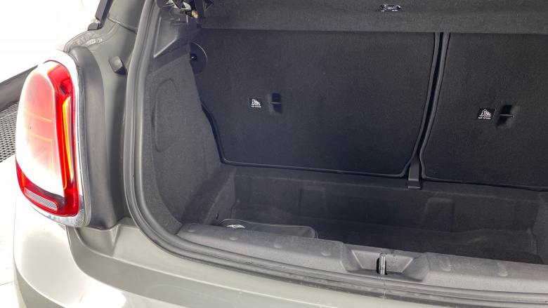 MINI Hatchback 1.5 Cooper Classic 3dr Petrol Hatchback